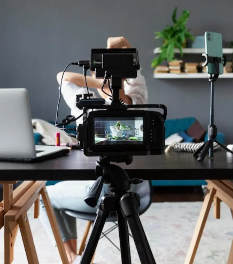 woman-making-beauty-vlog-with-her-professional-camera